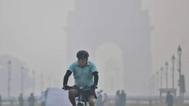 Delhi air pollution: City chokes as AQI remains in ‘severe’ category